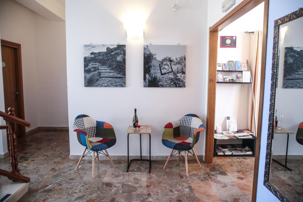 Hotel I Colori Sant'Antioco Exterior foto