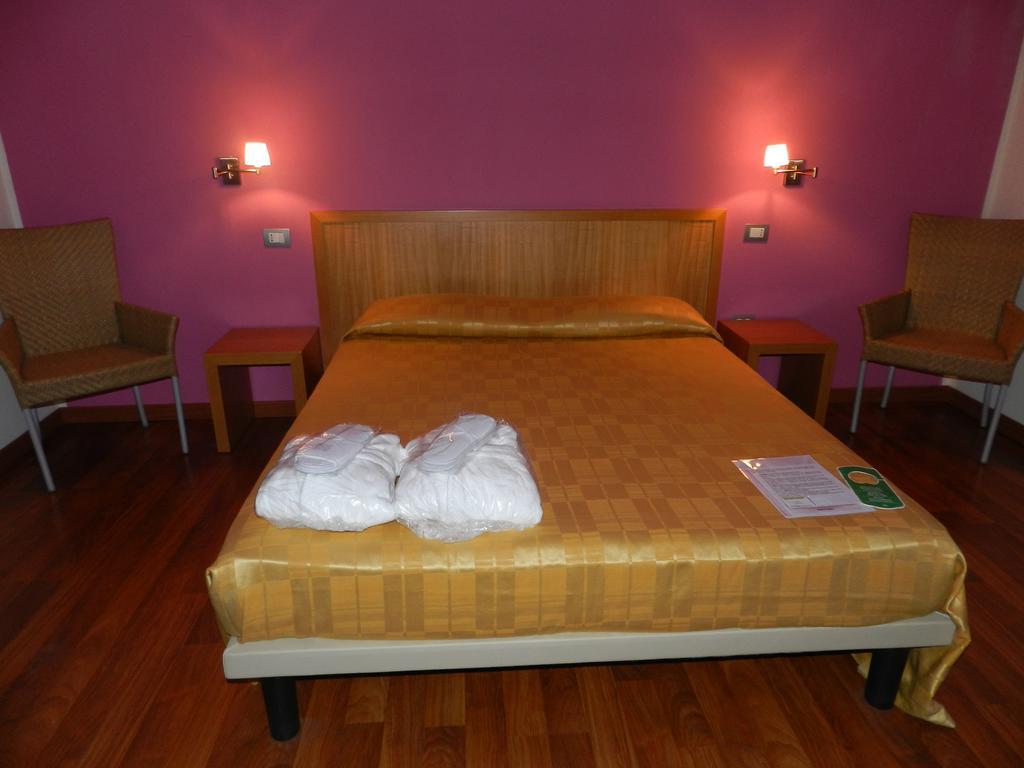 Hotel I Colori Sant'Antioco Exterior foto