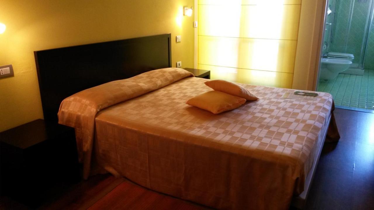 Hotel I Colori Sant'Antioco Exterior foto